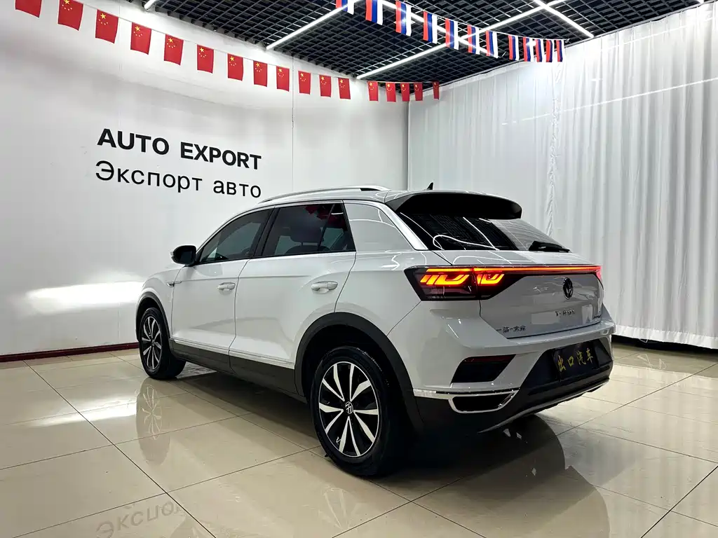 Volkswagen T-Roc — фото 6