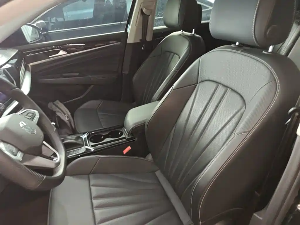 Volkswagen Passat — фото 15