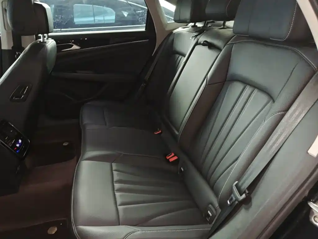 Volkswagen Passat — фото 17
