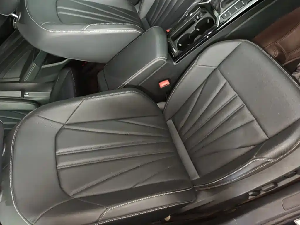 Volkswagen Passat — фото 25