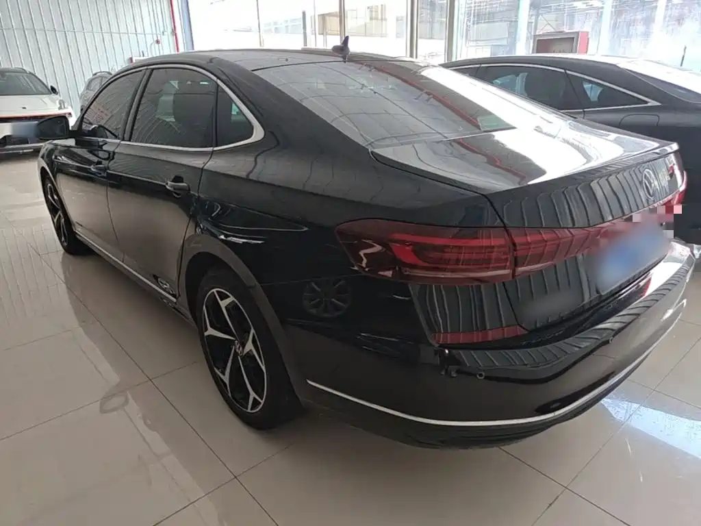 Volkswagen Passat — фото 5