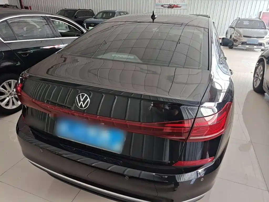 Volkswagen Passat — фото 6