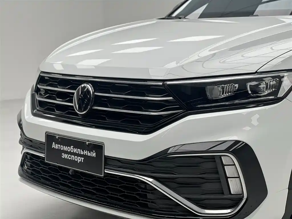 Volkswagen T-Roc — фото 6