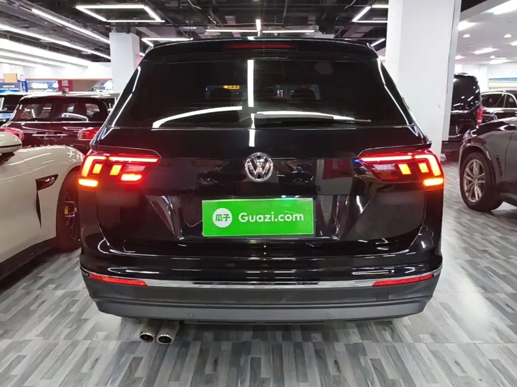 Volkswagen Tiguan L — фото 6