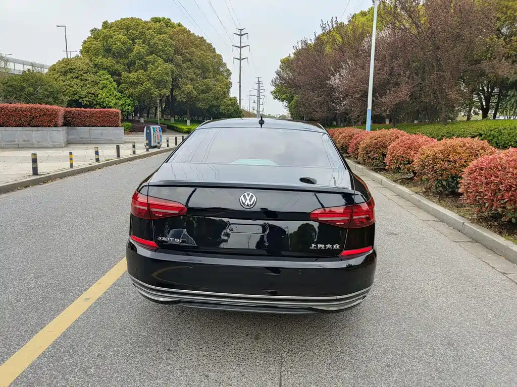 Volkswagen Passat — фото 5