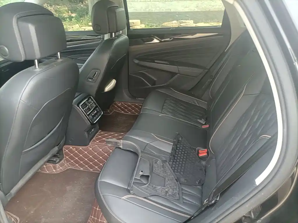 Volkswagen Passat — фото 17