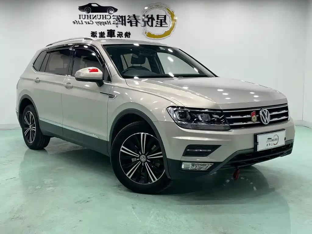 Volkswagen Tiguan L — фото 3