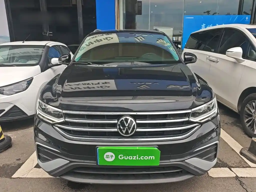Volkswagen Tiguan L — фото 3