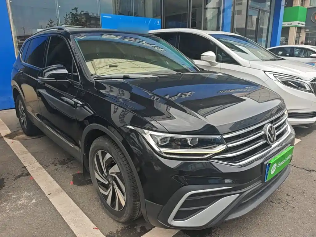 Volkswagen Tiguan L — фото 4