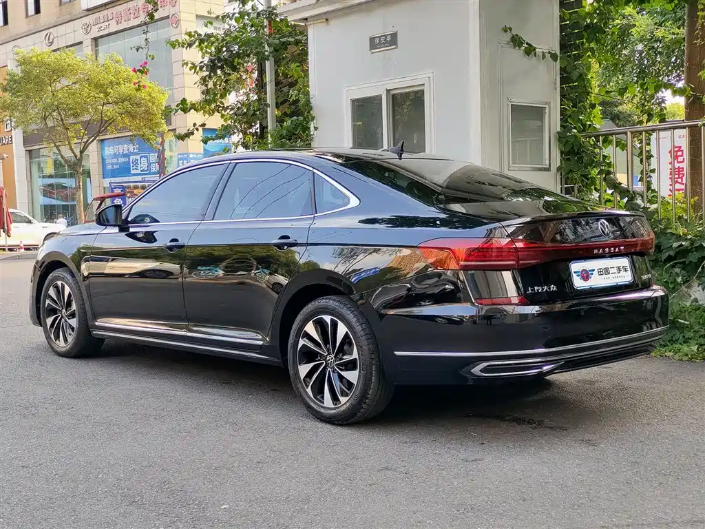 Volkswagen Passat — фото 4