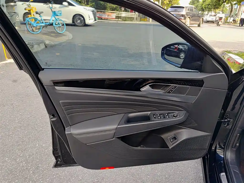 Volkswagen Passat — фото 6