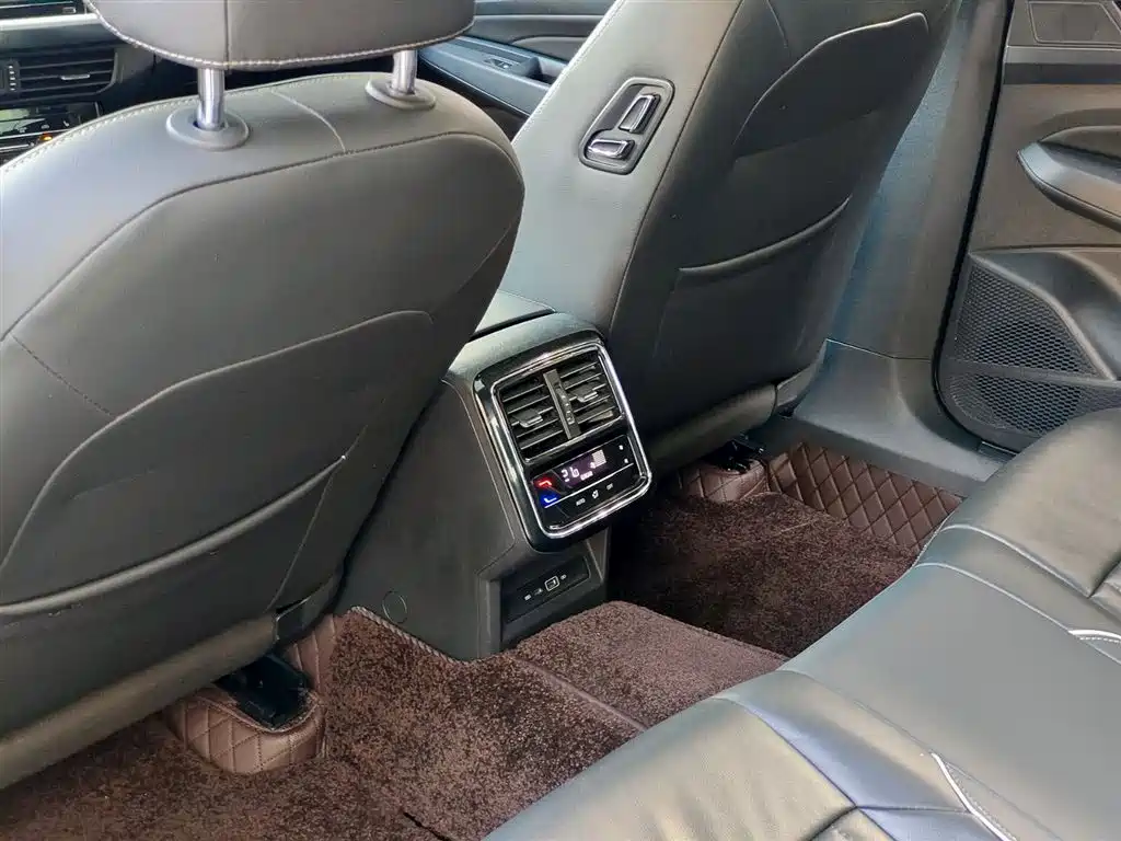 Volkswagen Passat — фото 9