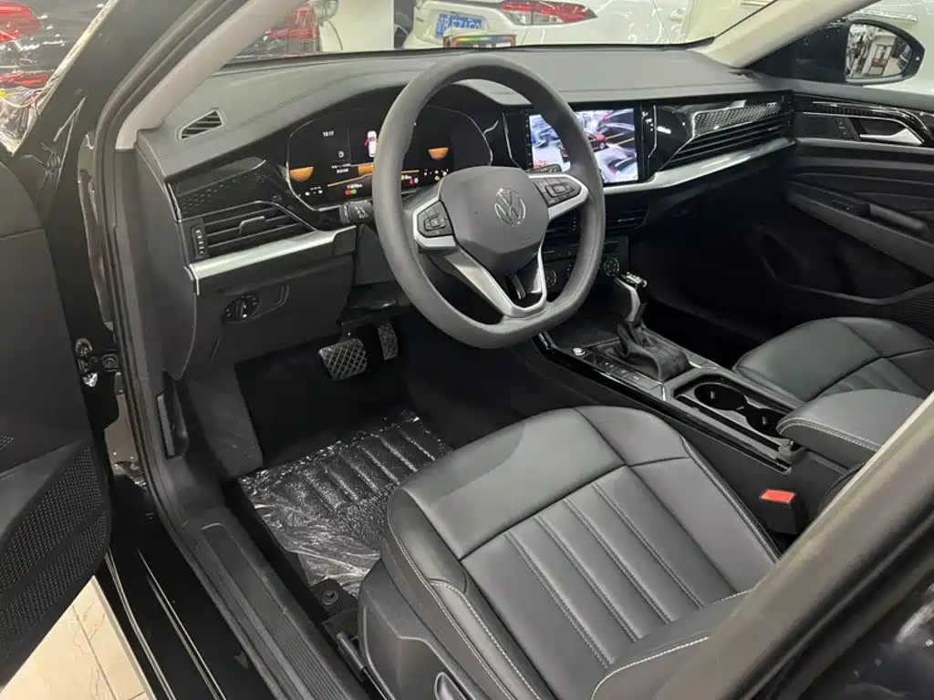 Volkswagen Passat — фото 13