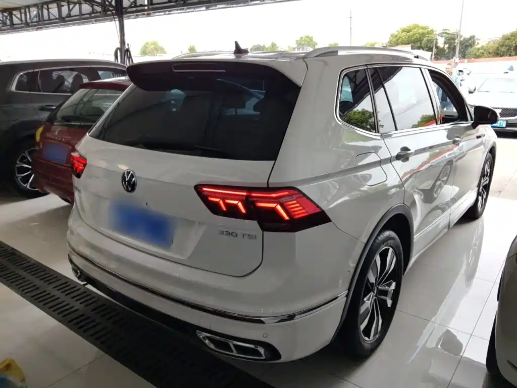 Volkswagen Tiguan L — фото 5