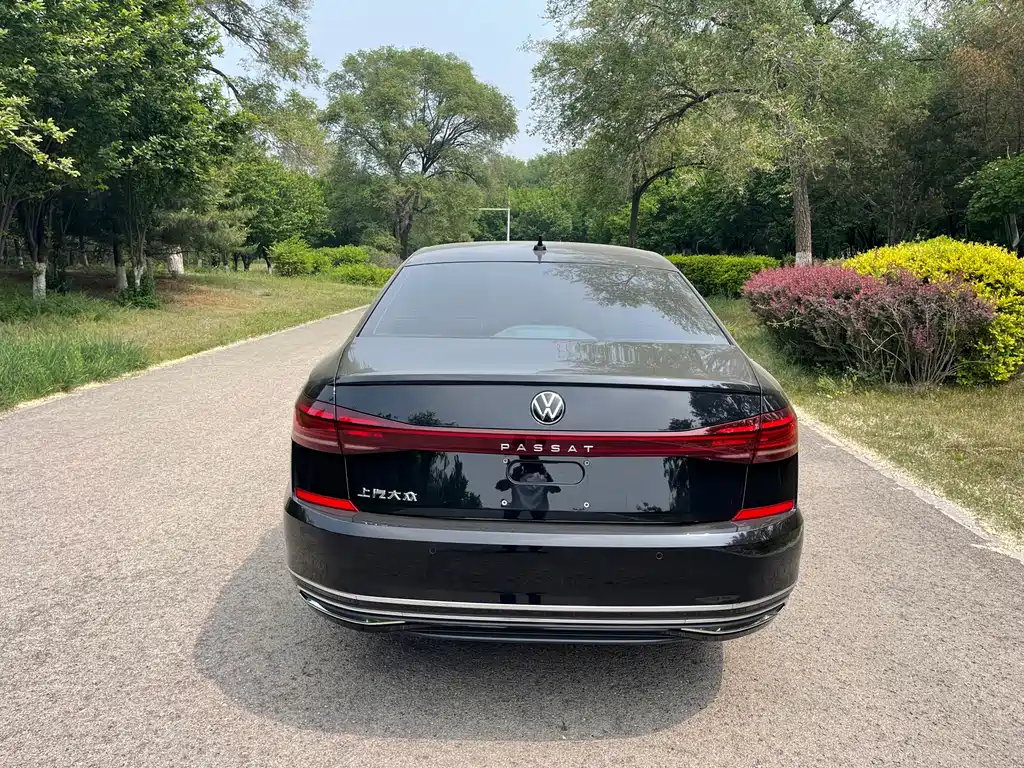 Volkswagen Passat — фото 13