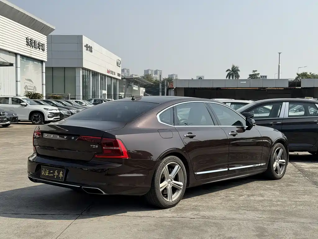 Volvo S90 — фото 4