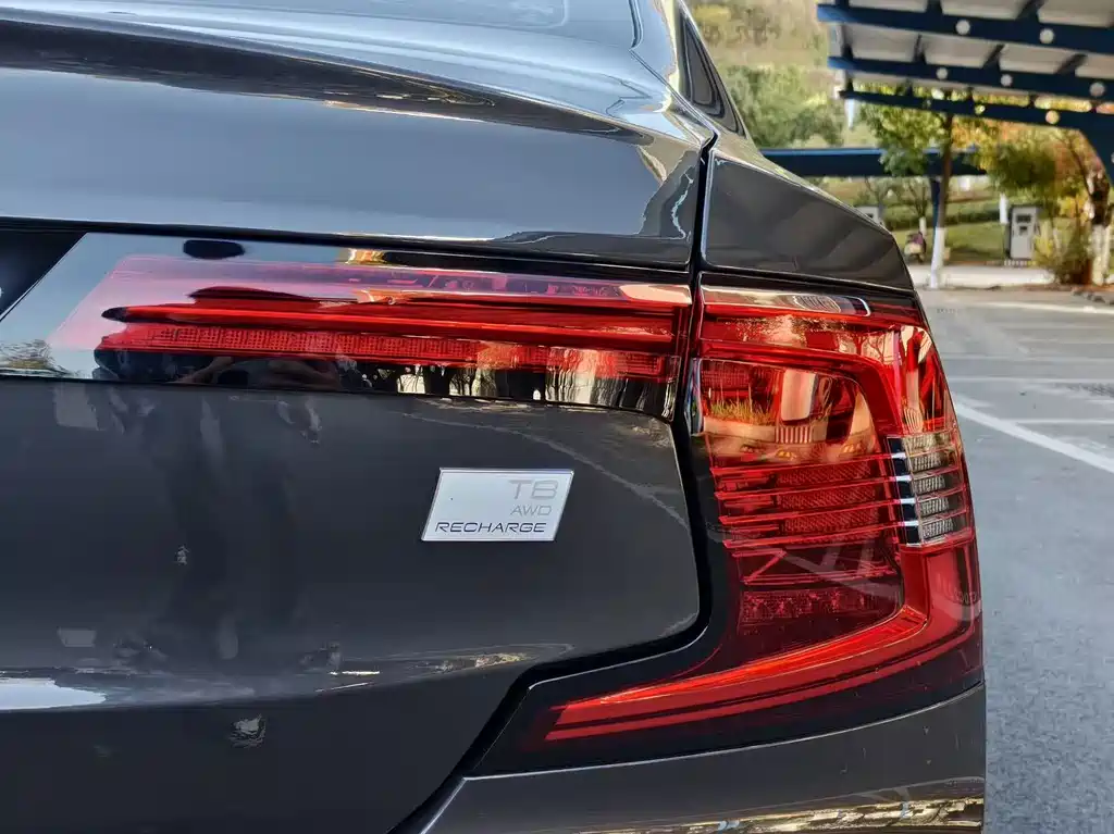 Volvo S90 PHEV — фото 21