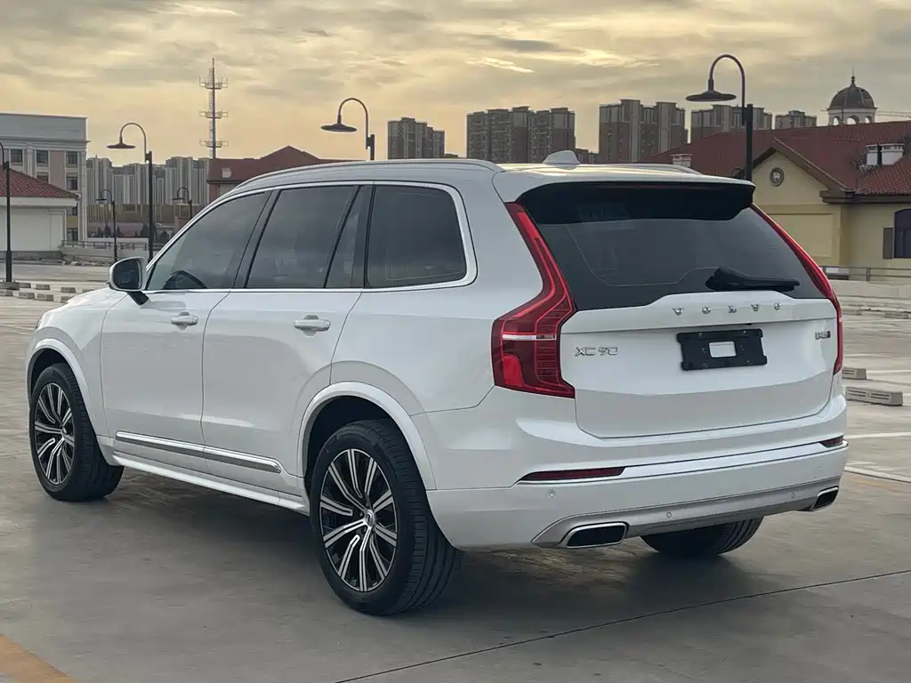 Volvo XC90 — фото 3