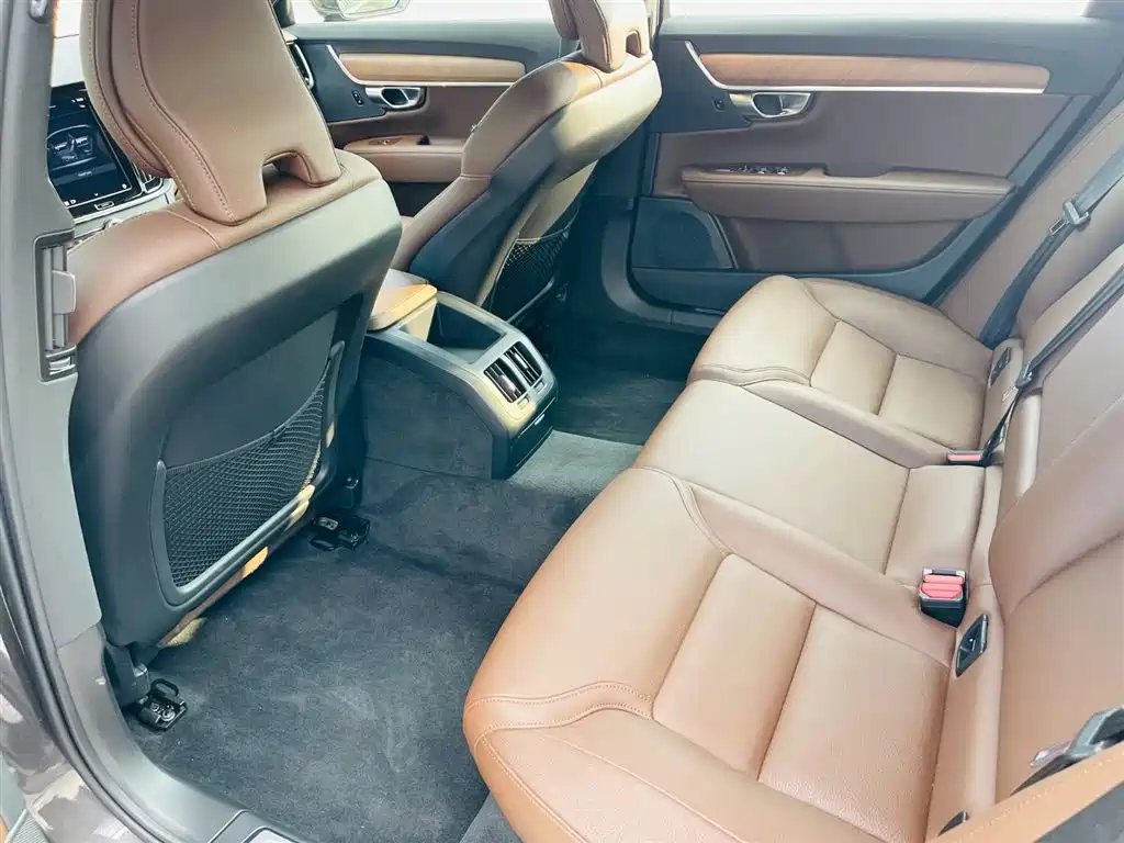 Volvo S90 — фото 14