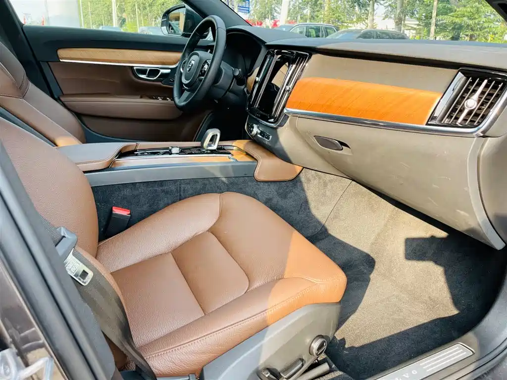 Volvo S90 — фото 20