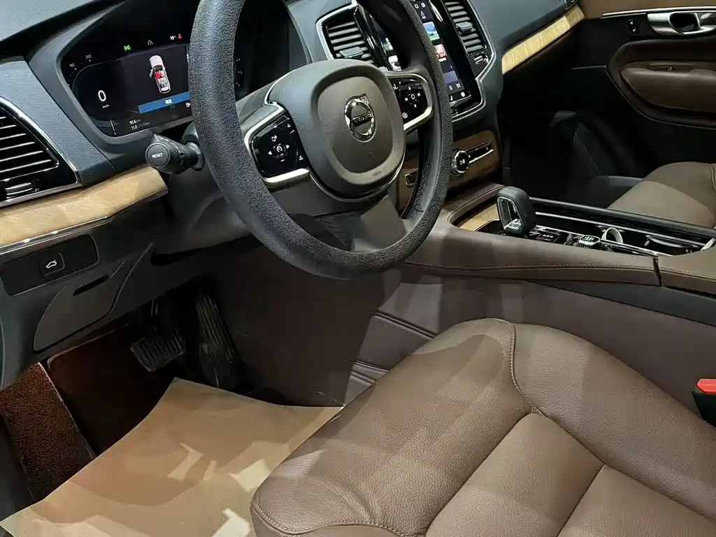 Volvo XC90 — фото 4