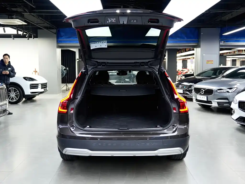 Volvo V90 — фото 18
