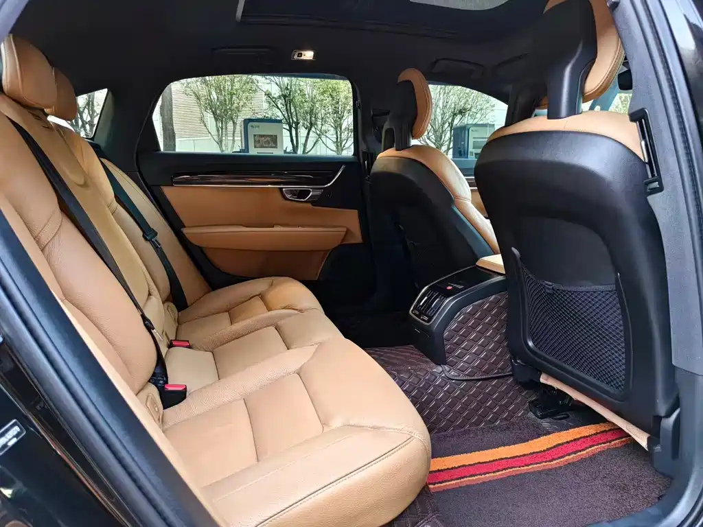 Volvo S90 — фото 10