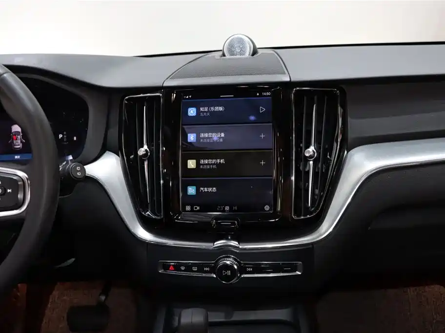 Volvo XC60 — фото 14