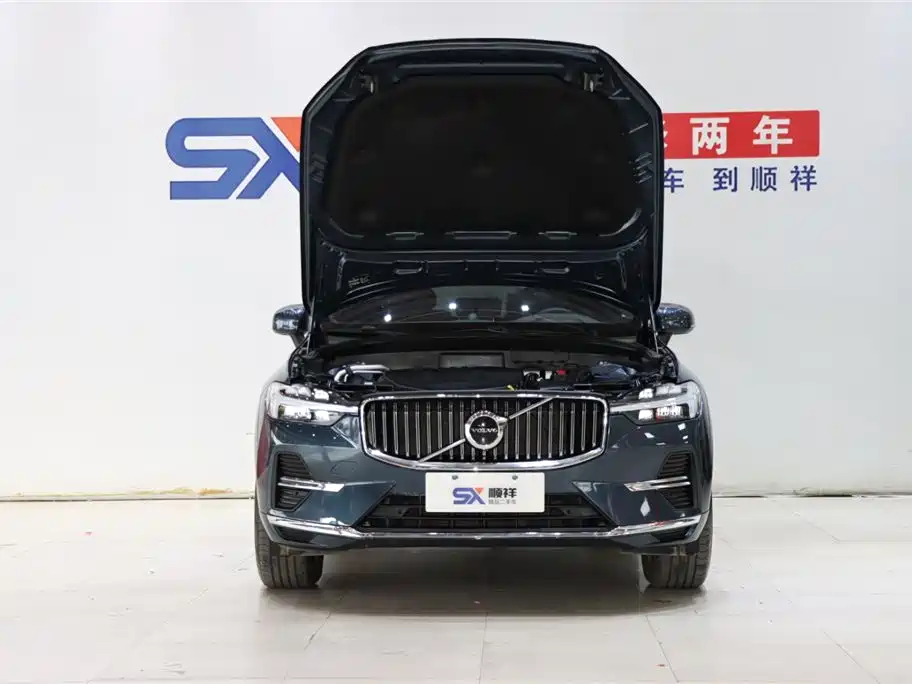 Volvo XC60 — фото 18