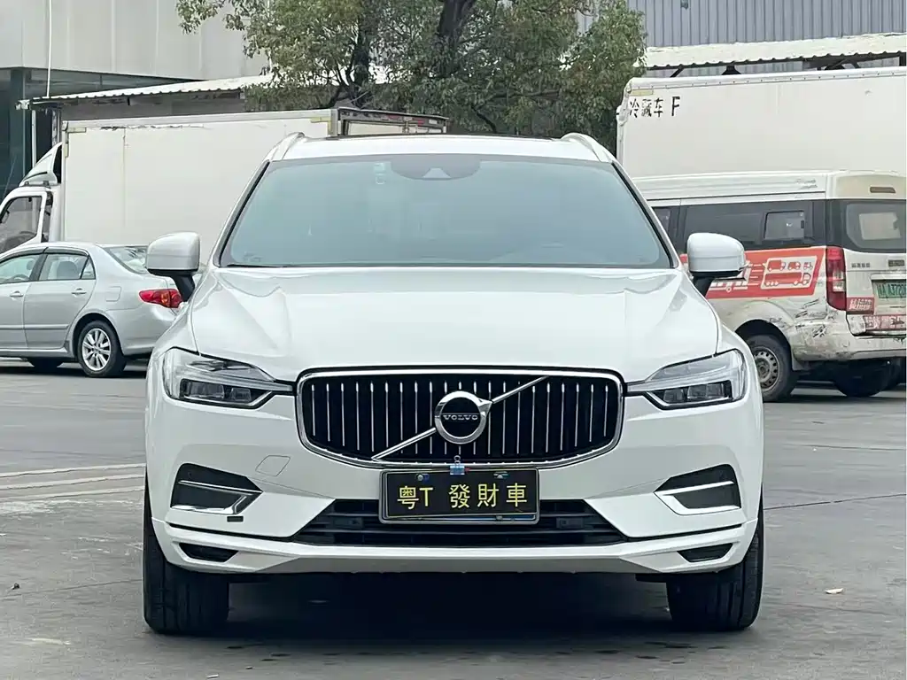 Volvo XC60 — фото 2