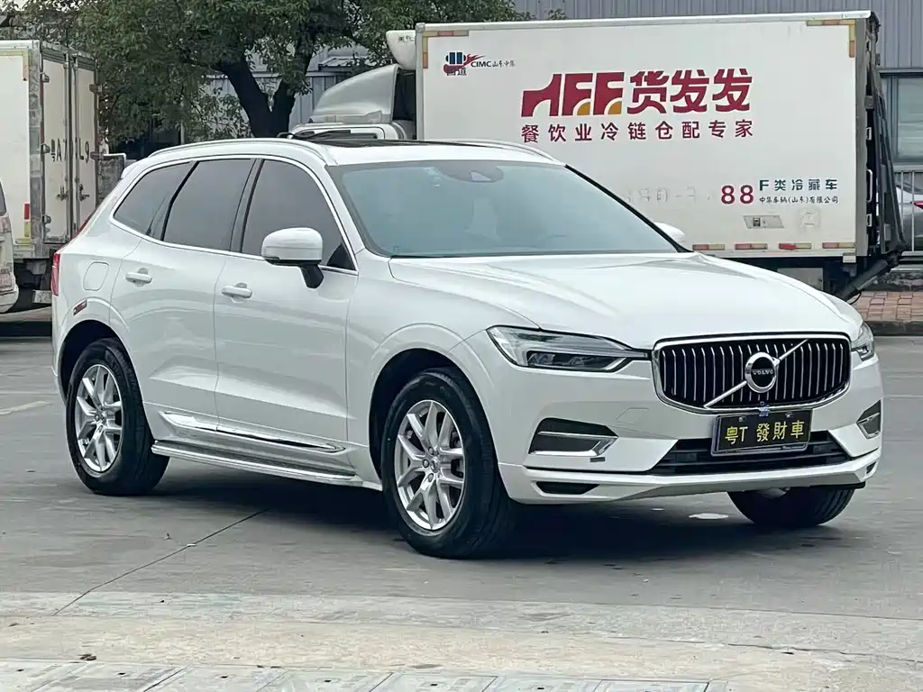 Volvo XC60 — фото 3