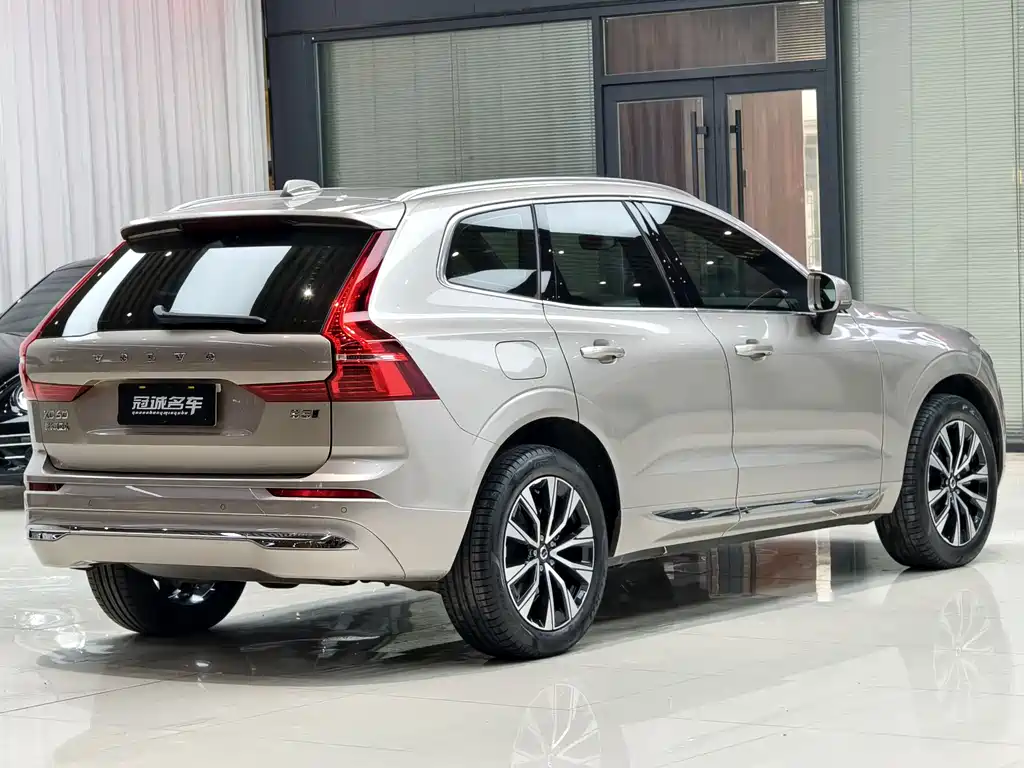 Volvo XC60 — фото 4