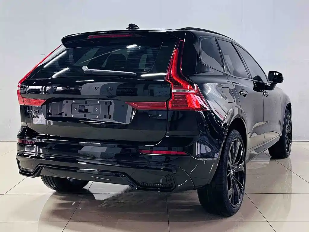 Volvo XC60 PHEV — фото 6