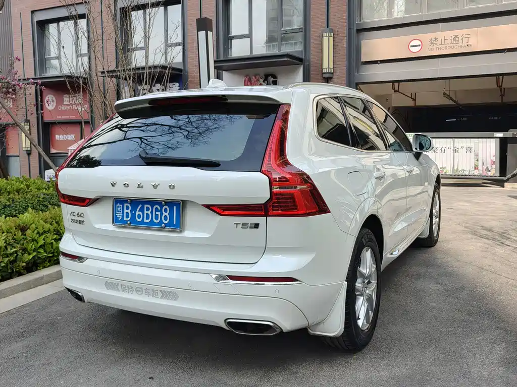 Volvo XC60 — фото 4