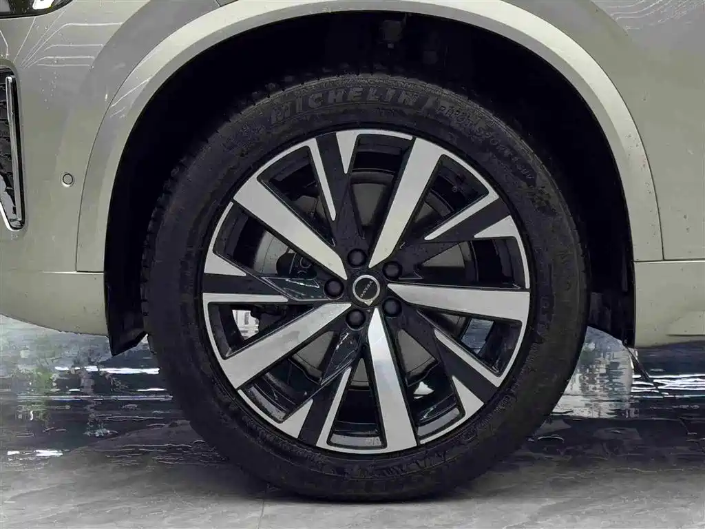 Volvo XC90 — фото 4