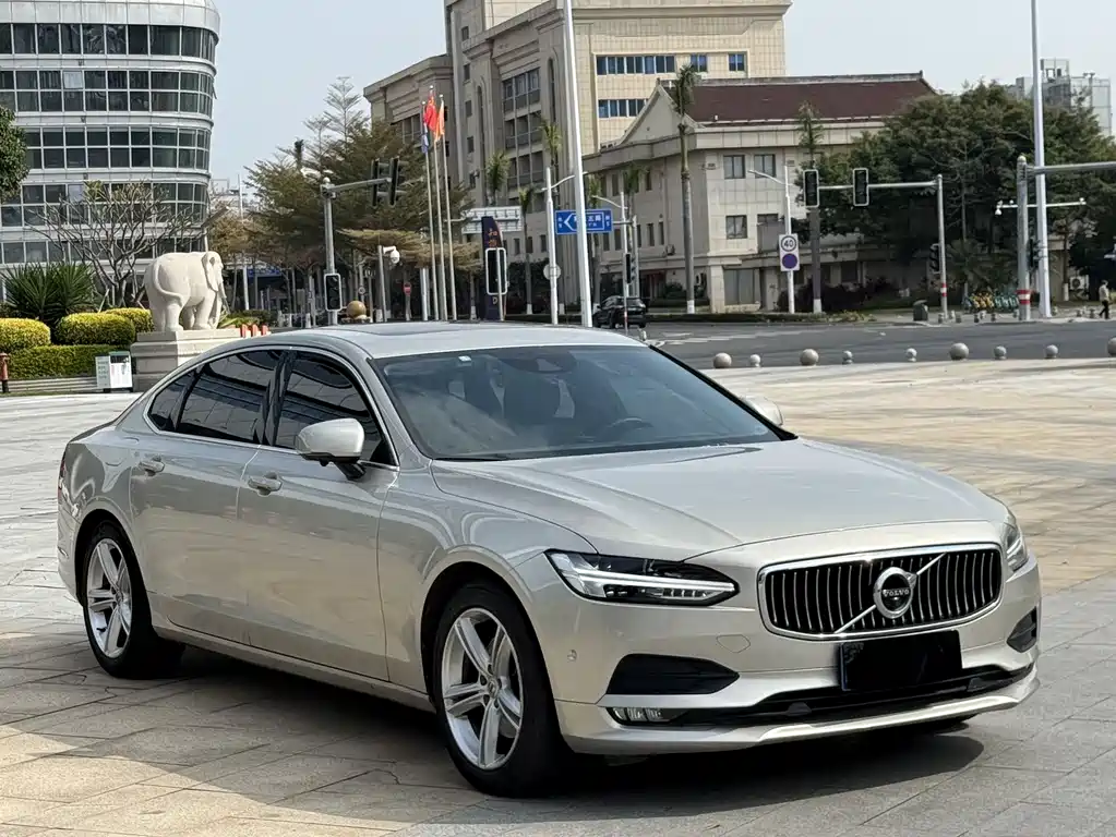 Volvo S90 — фото 3