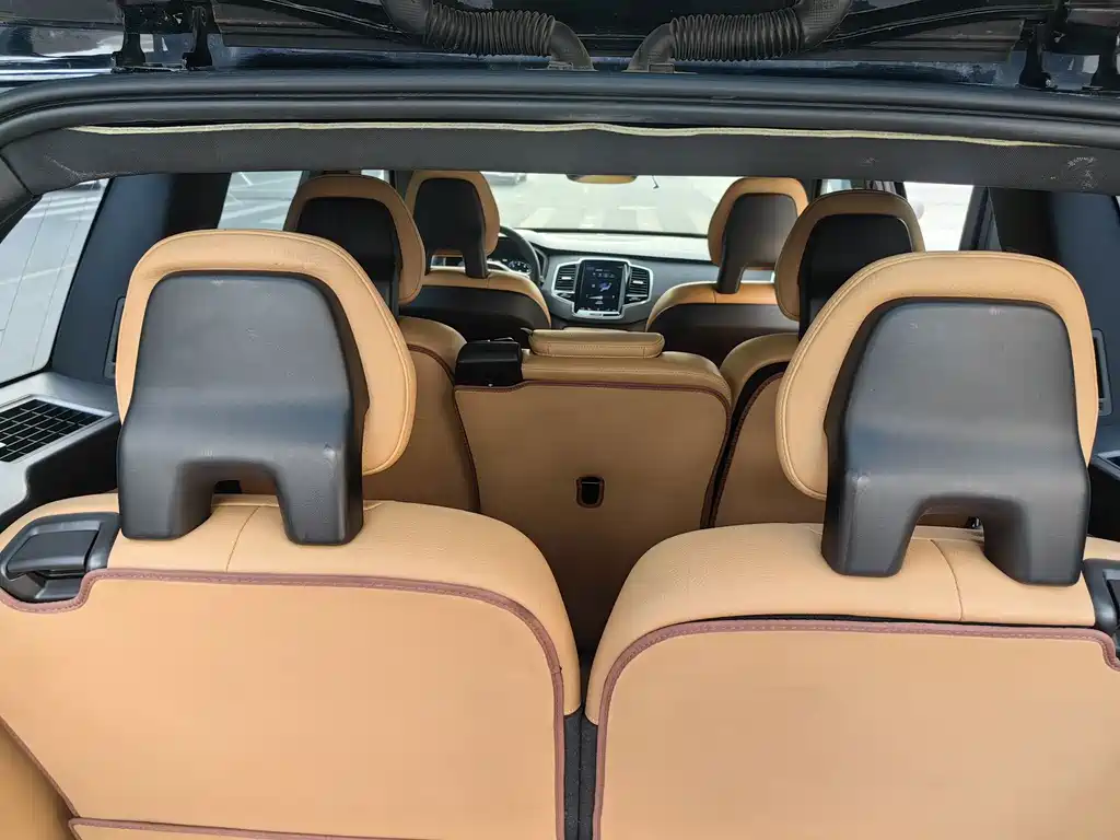 Volvo XC90 — фото 14