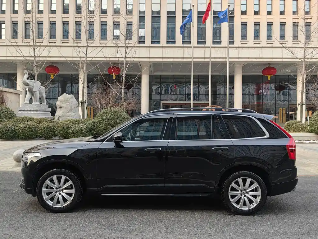 Volvo XC90 — фото 3