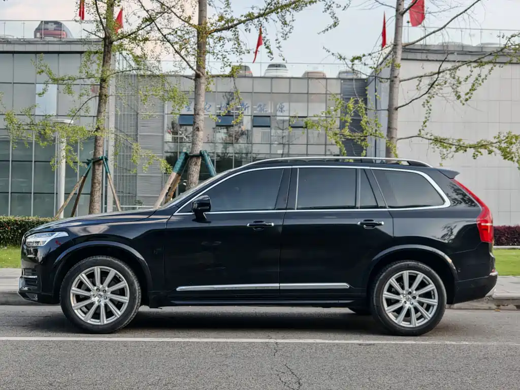 Volvo XC90 — фото 3