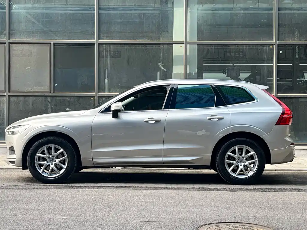 Volvo XC60 — фото 3