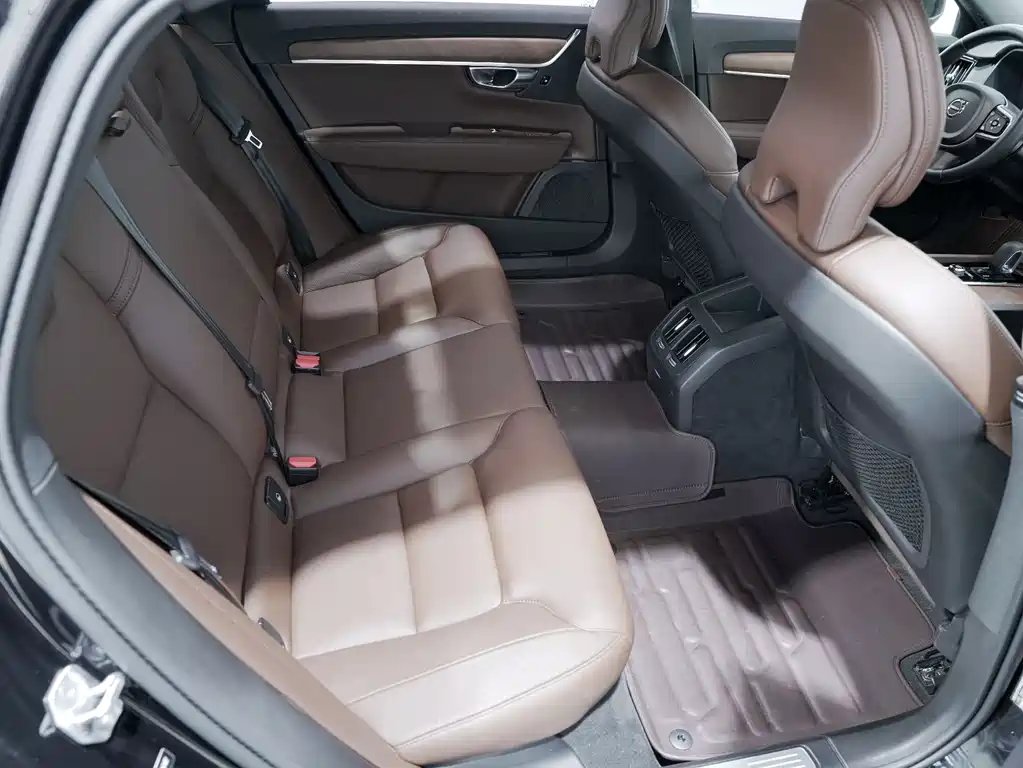 Volvo S90 — фото 15