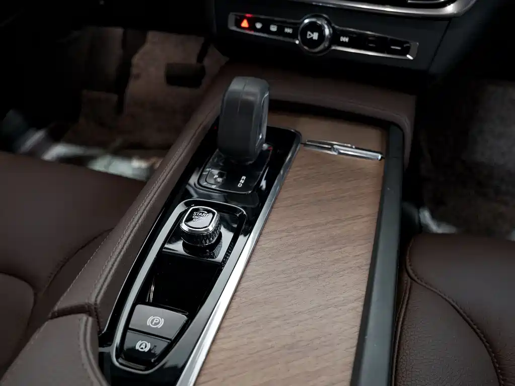 Volvo S90 — фото 8