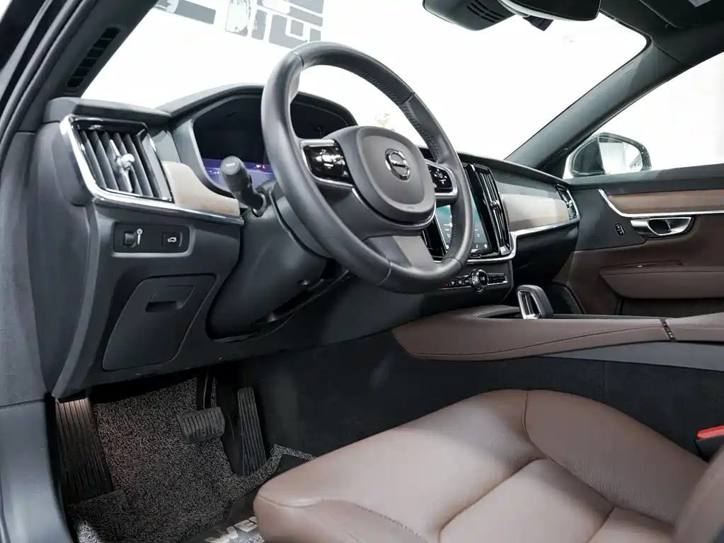 Volvo S90 — фото 10