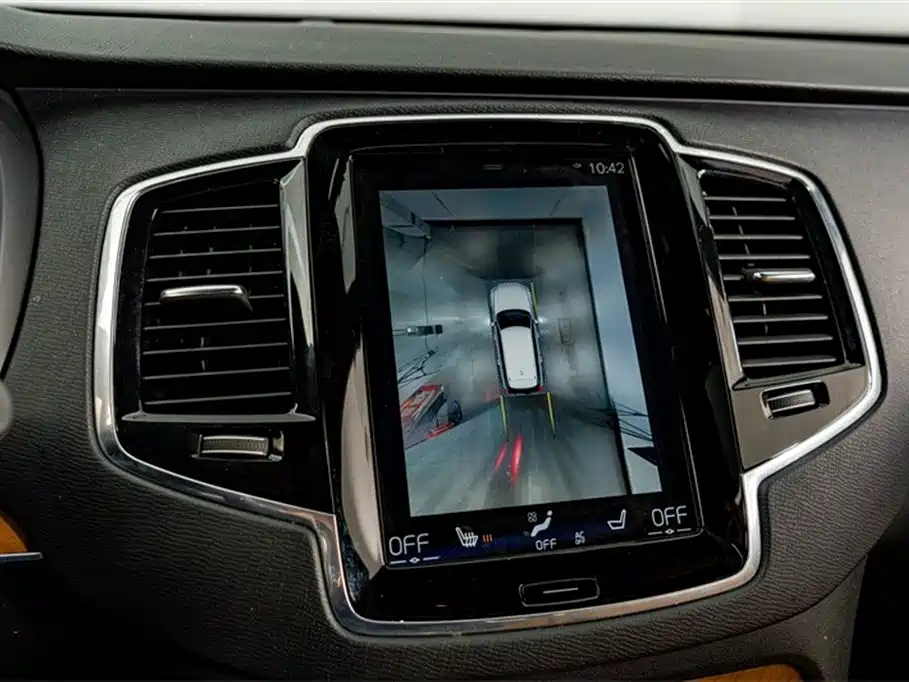 Volvo XC90 — фото 11