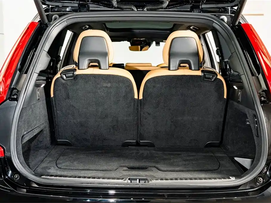Volvo XC90 — фото 28