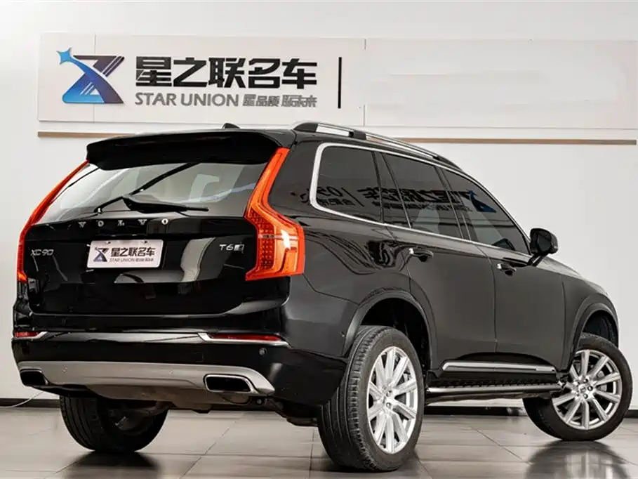 Volvo XC90 — фото 8