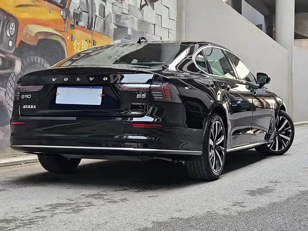Volvo S90 — фото 3