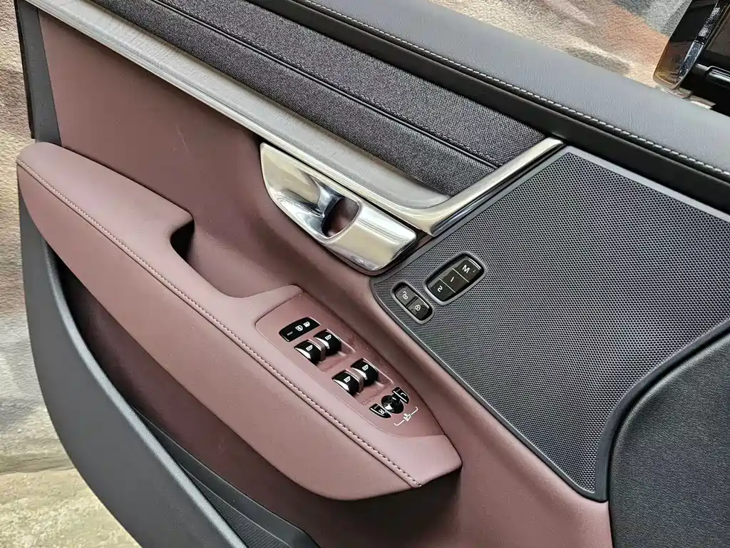 Volvo S90 — фото 7