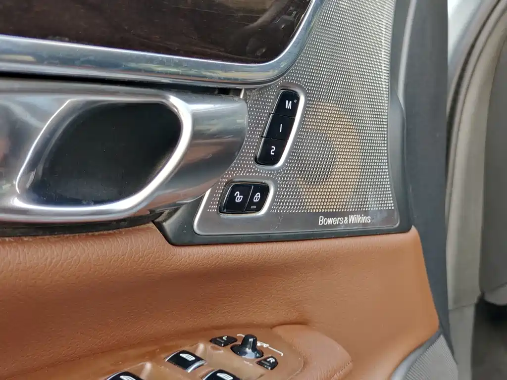 Volvo S90 — фото 14