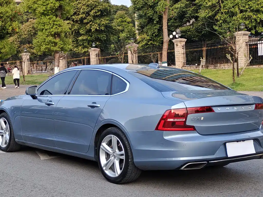 Volvo S90 — фото 7